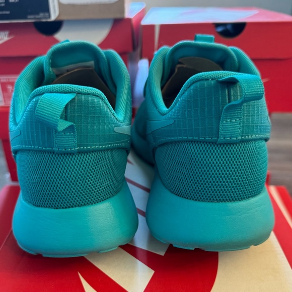 Nike Roshe Run Hyperfuse Turbo Green Size 8.5 Women 7 Men - Picture 4 of 6